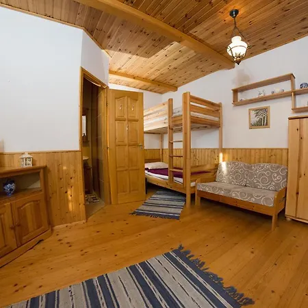 Πανσιόν Hauszmann Vendeghaz 3*