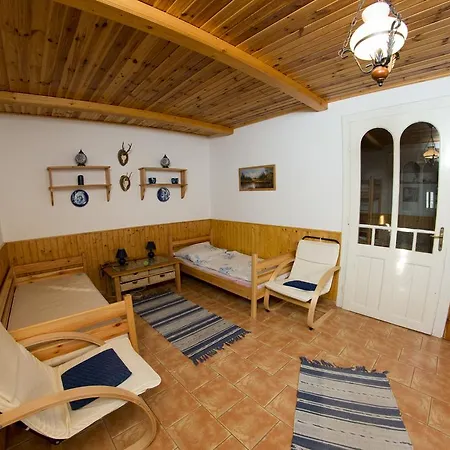 Hauszmann Vendeghaz Guest house Palotabozsok