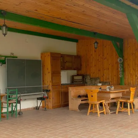 Πανσιόν Hauszmann Vendeghaz 3*